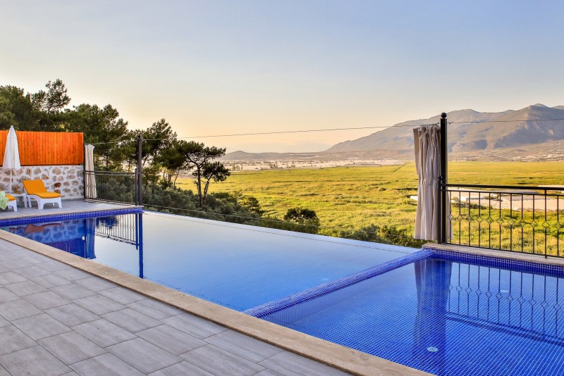 Villa Hira-1